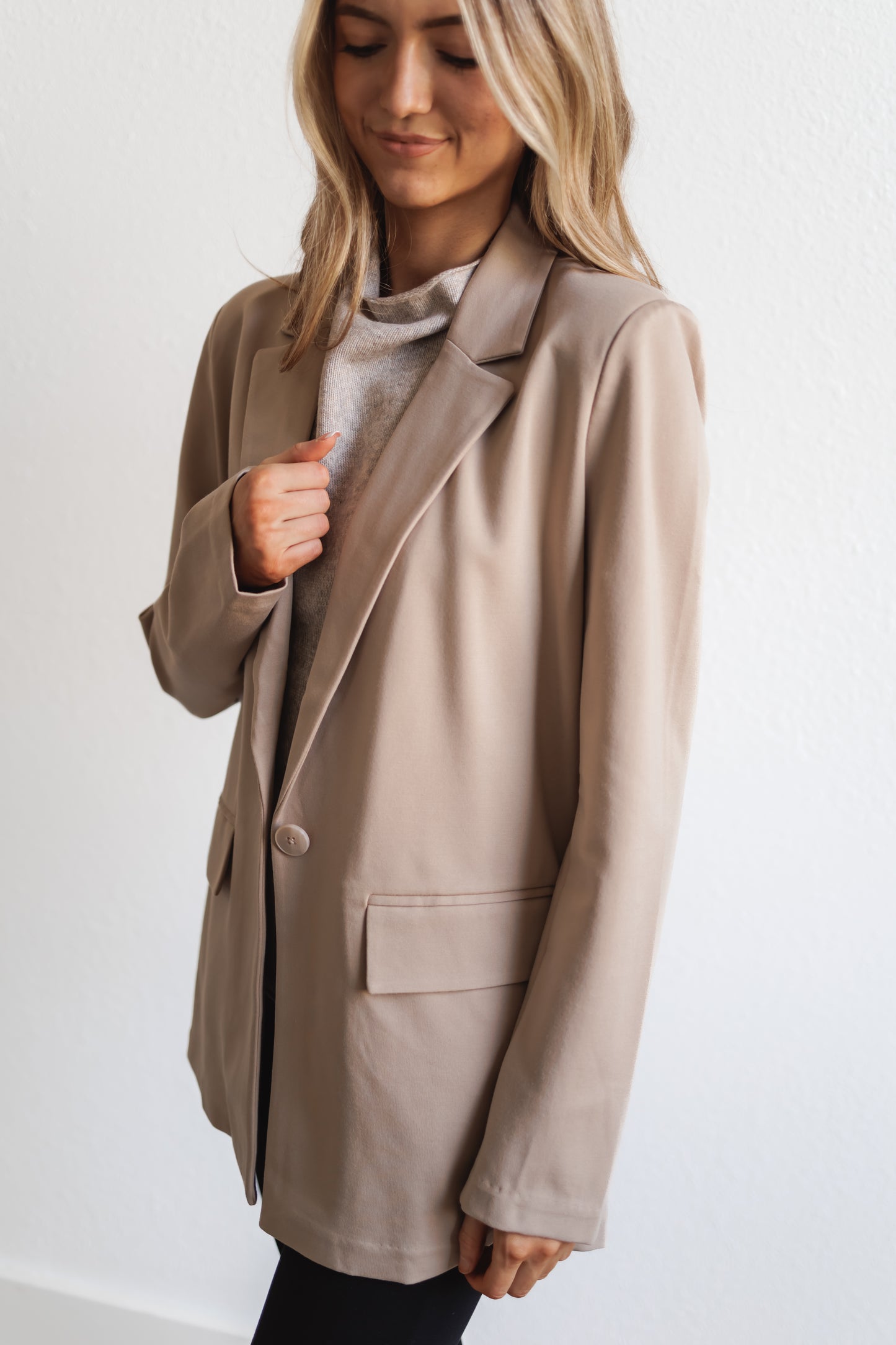 Z SUPPLY: Do It All Relaxed Blazer-Putty