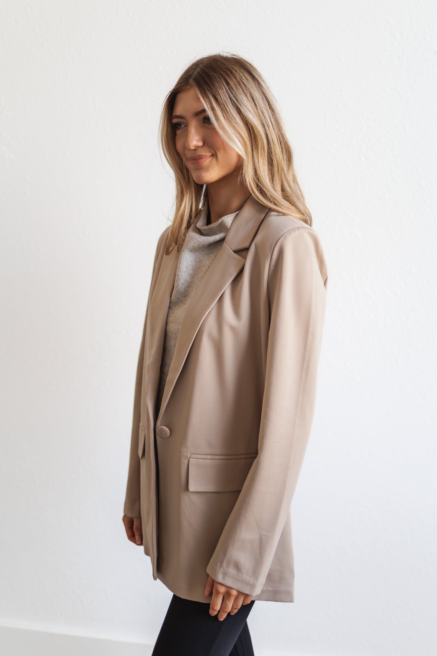 Z SUPPLY: Do It All Relaxed Blazer-Putty