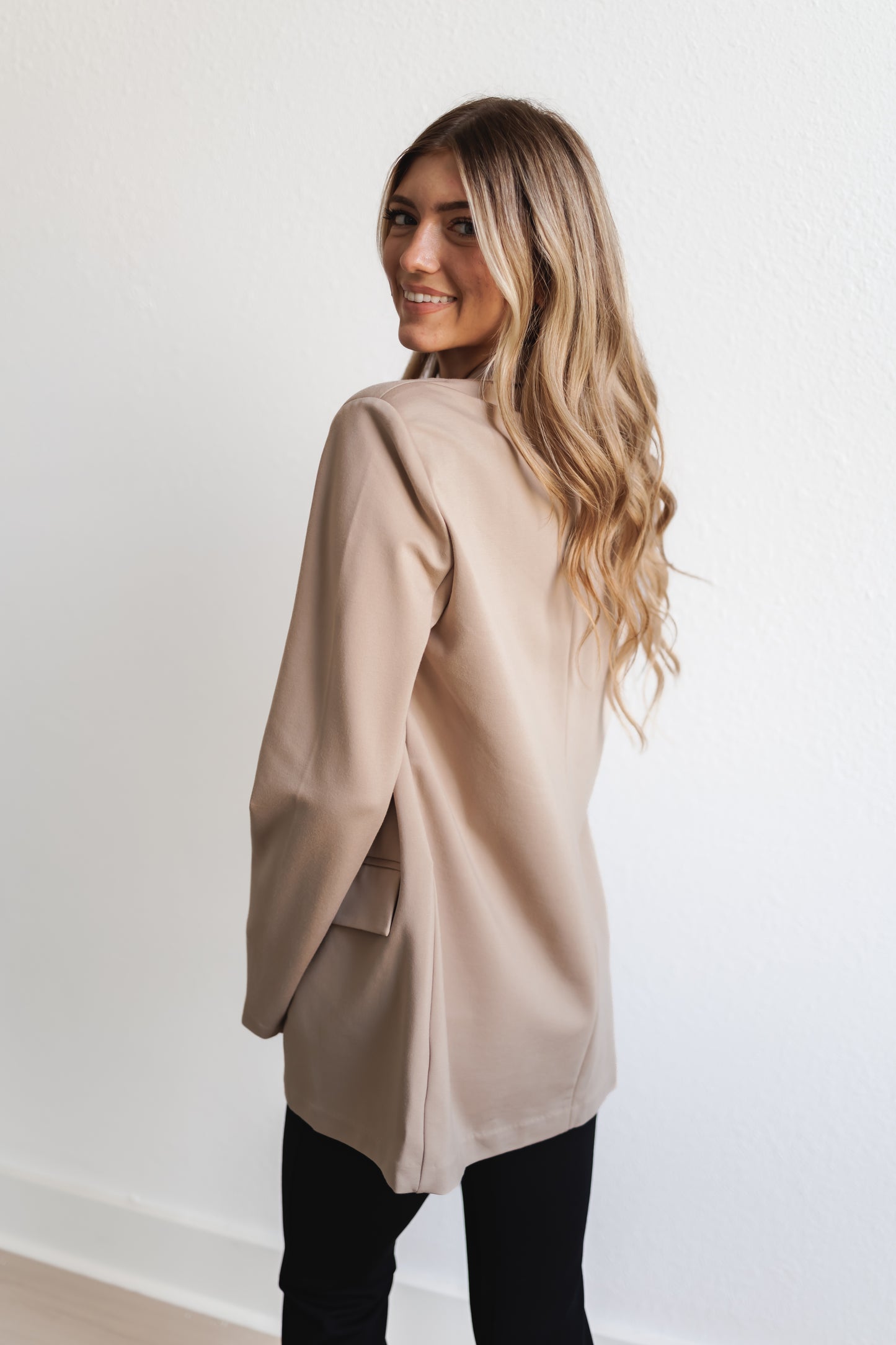 Z SUPPLY: Do It All Relaxed Blazer-Putty