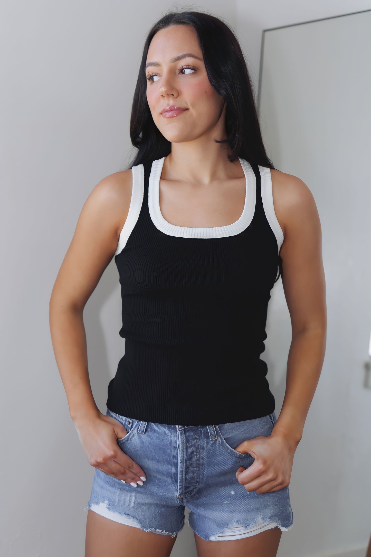 Drift Away Tank-Black/White