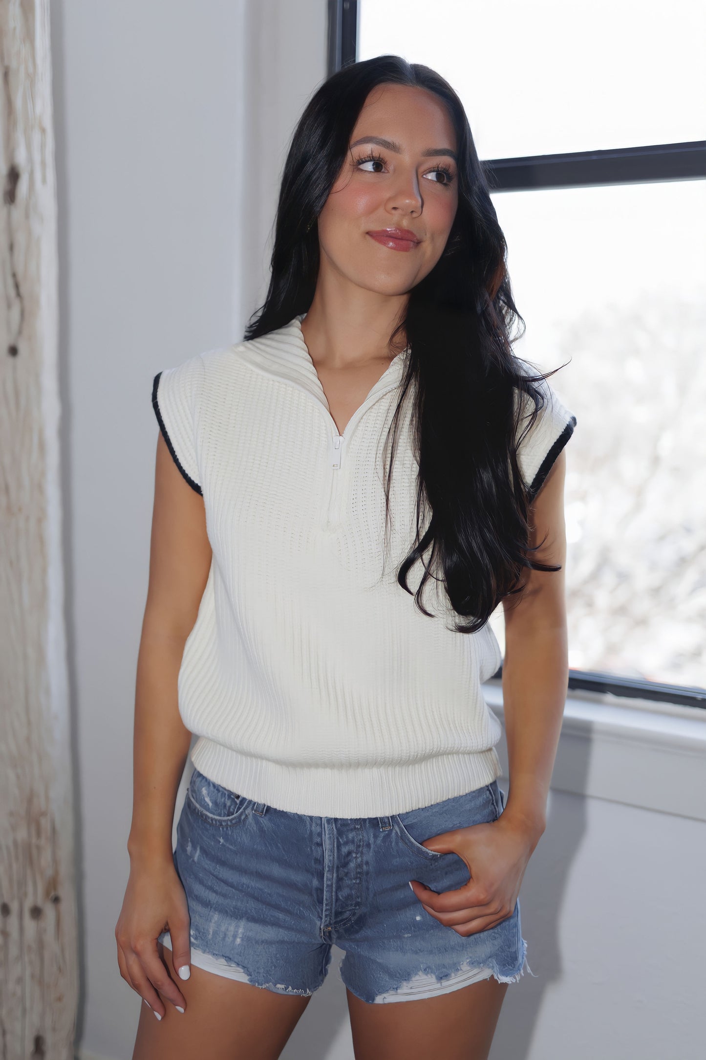Editor's Pick Sweater-White/Black