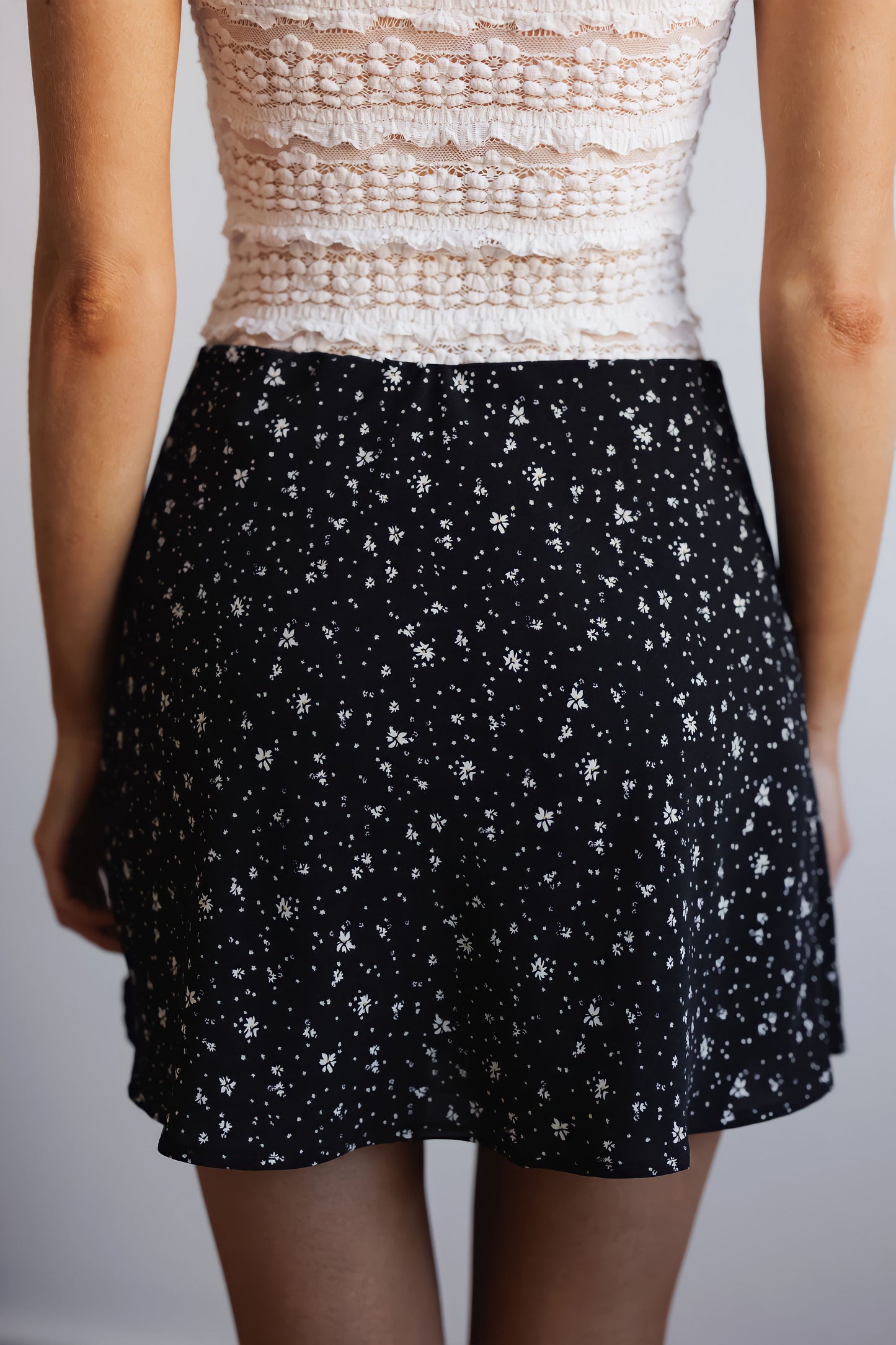 Day Drifter Skirt-Black Floral